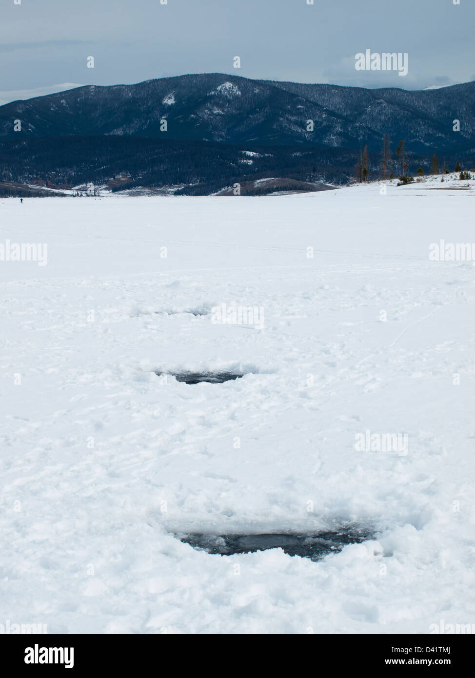 La pêche sur glace au lac Granby, au Colorado. Banque D'Images