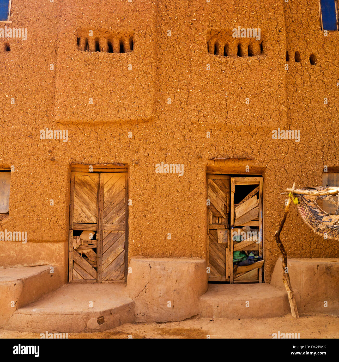 Maison de terre traditionnelles à Agadez, Niger Banque D'Images