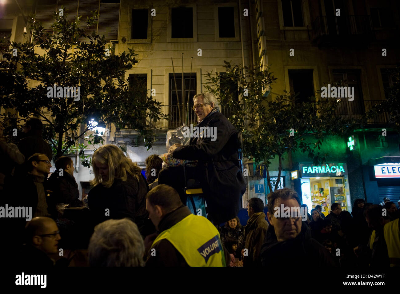 Xavier Trias (centre), maire de Barcelone, monté sur un carriaje pendant le défilé de Sant Medir. Banque D'Images