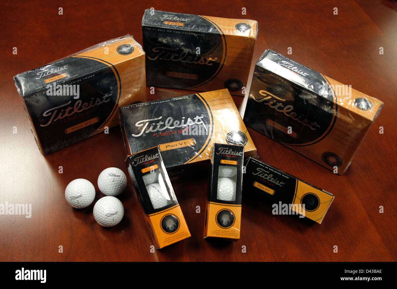 Les agents du CBP interceptent une cargaison de balles de golf Titleist contrefaites, empêchant l'entrée de produits de qualité inférieure aux États-Unis L'opération faisait partie des efforts continus de l'agence pour protéger les droits de propriété intellectuelle. Banque D'Images