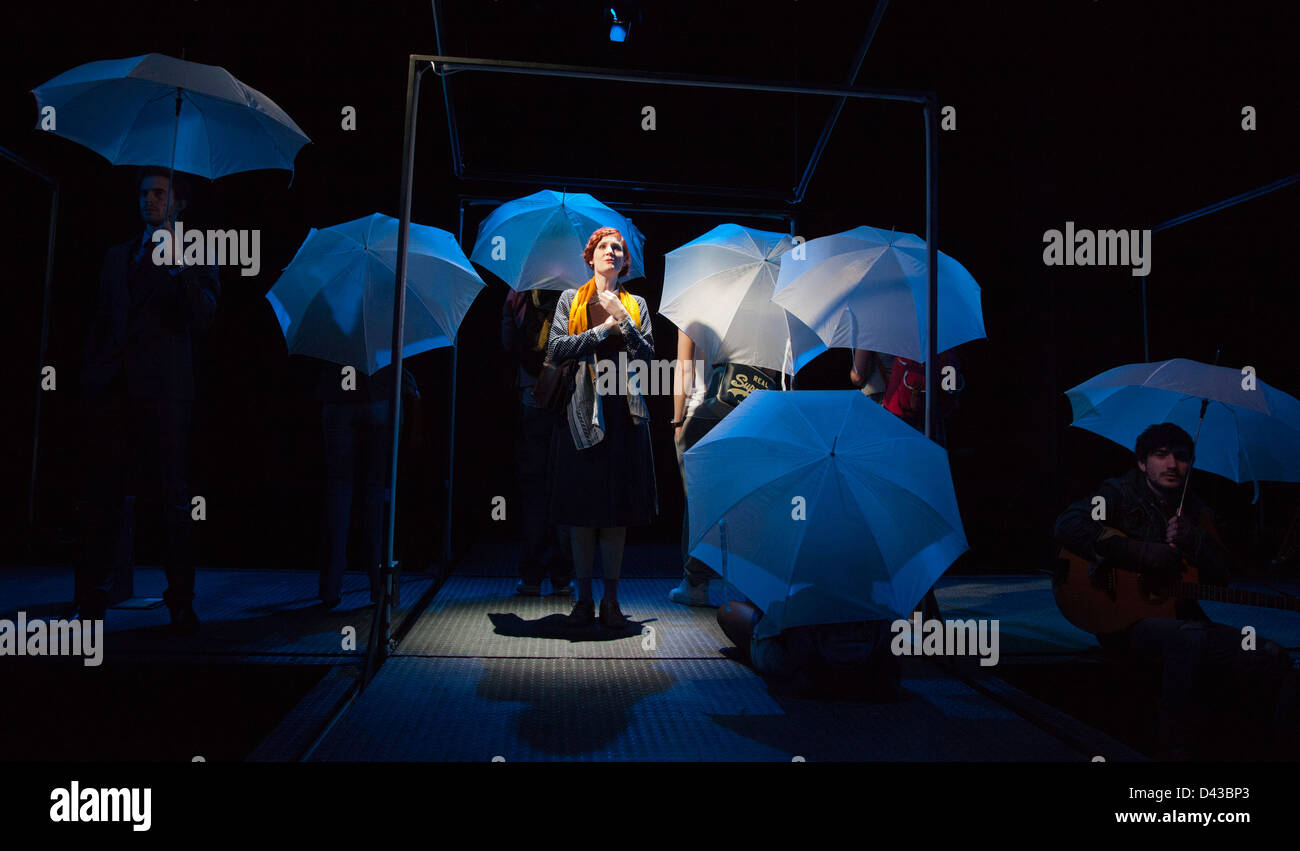 Ascenseur, nouvelle comédie musicale mettant en vedette de jeunes acteurs britanniques au Soho Theatre, Londres Banque D'Images