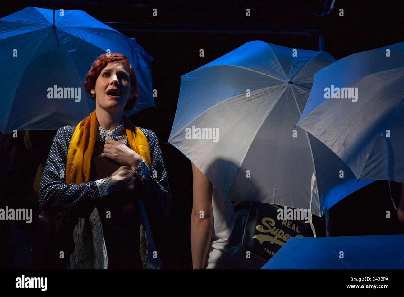 Ascenseur, nouvelle comédie musicale mettant en vedette de jeunes acteurs britanniques au Soho Theatre, Londres Banque D'Images