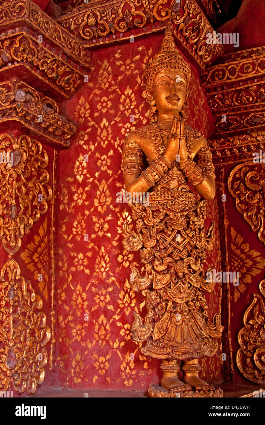 La sculpture à l'intérieur de Wat Chedi Luang, Chiang Mai, Thaïlande Banque D'Images