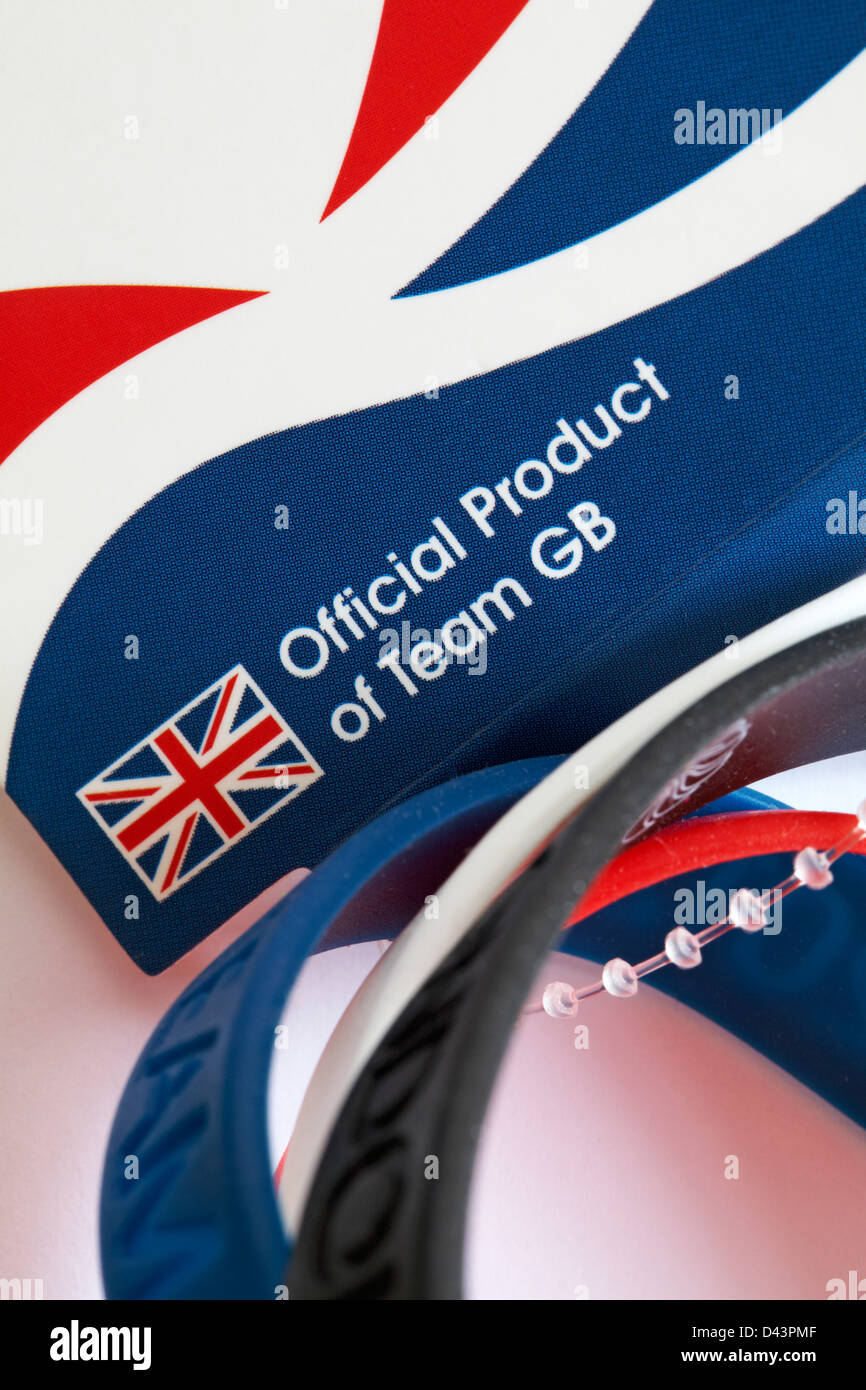 Produit officiel de l'équipe de GO sur l'étiquette de l'équipe des Jeux Olympiques de Londres 2012 GO Bracelets de gelée Banque D'Images