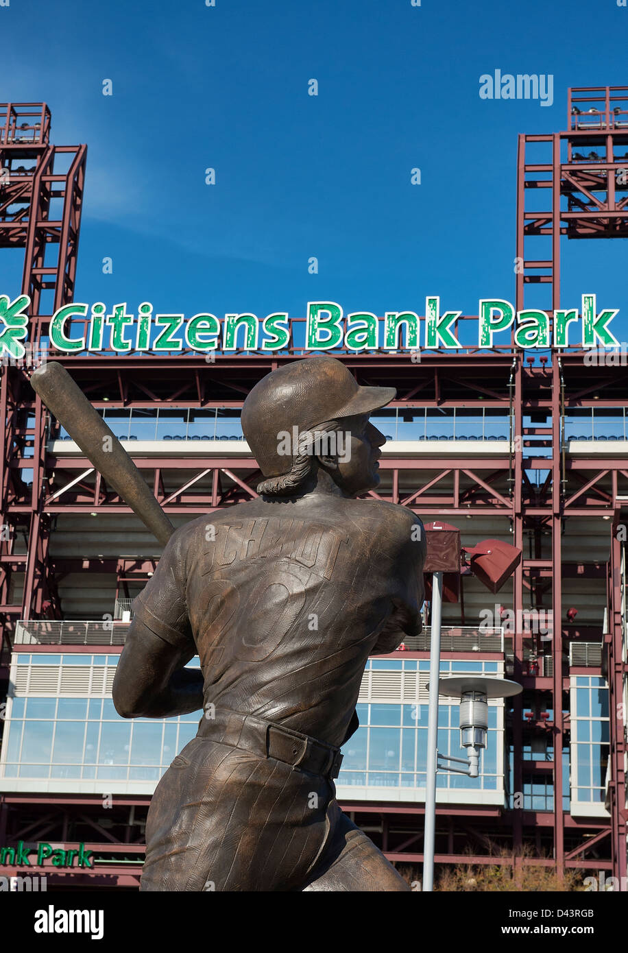 Mike Schmidt sculpture à la Citizens Bank Park, Philadelphie, Pennsylvanie, USA Banque D'Images