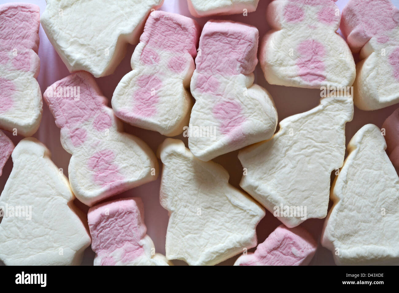 Propagation de mallows mini Noël - Les bonshommes de neige et les arbres de Noël les guimauves Banque D'Images