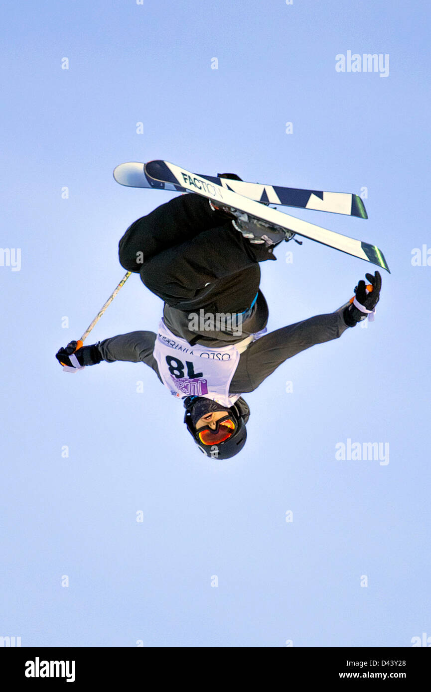 11.05.2013 Oslo, Norvège. Simon D-Artois du Canada en formation avant de men's halfpipe avant la ronde des qualifications aux championnats de ski acrobatique à Tryvann winter park Oslo, Norvège. Banque D'Images