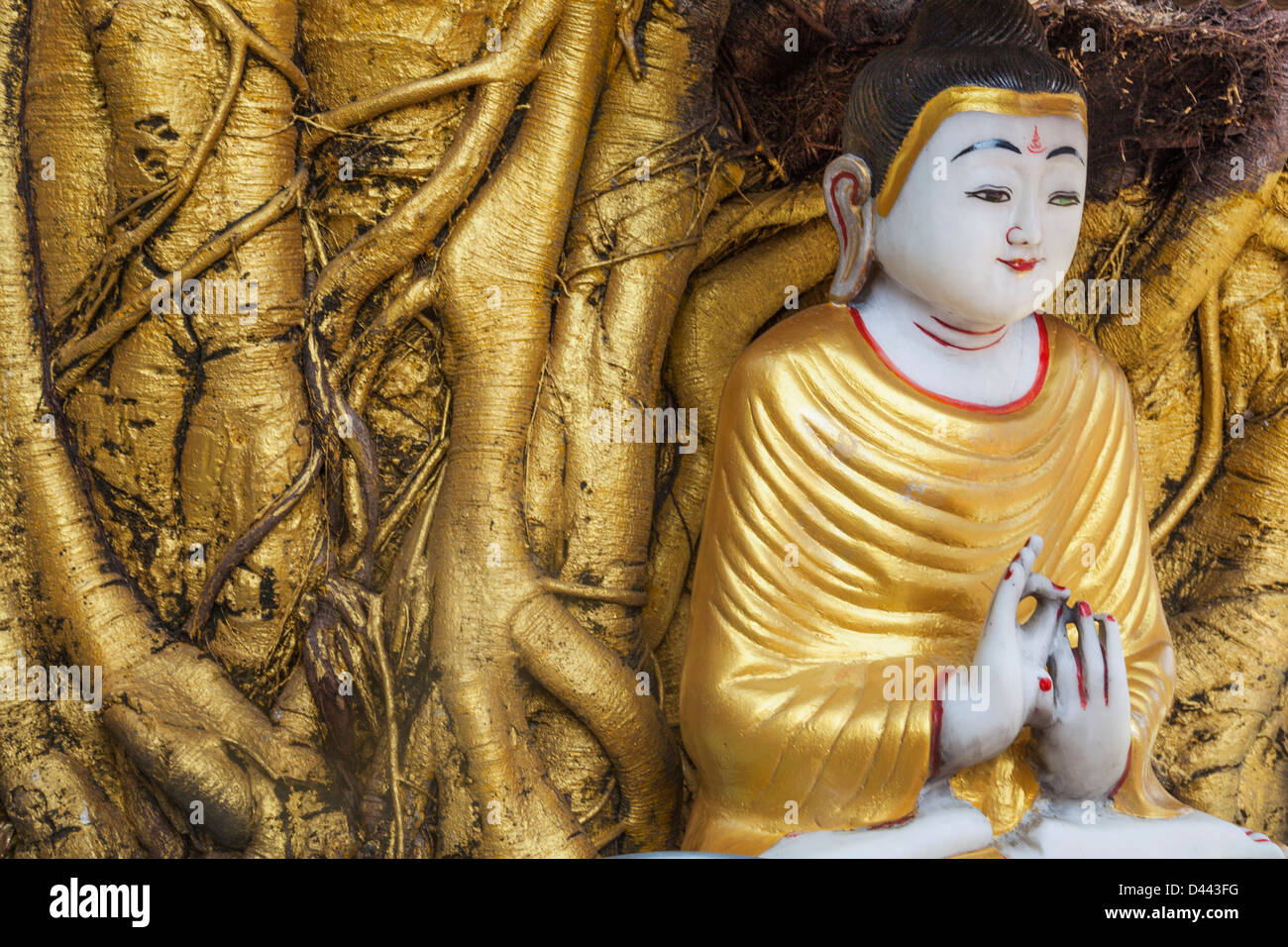 Le Myanmar, Yangon, la pagode Sule, Buddha statue Banque D'Images