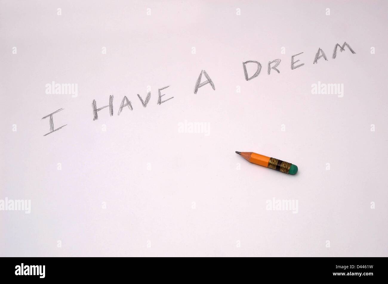 Illustration - Un crayon est photographié à côté de l'écriture "Je rêve' à Berlin, Allemagne, 22 décembre 2007. Photo : Berliner Verlag/S.Steinach Banque D'Images