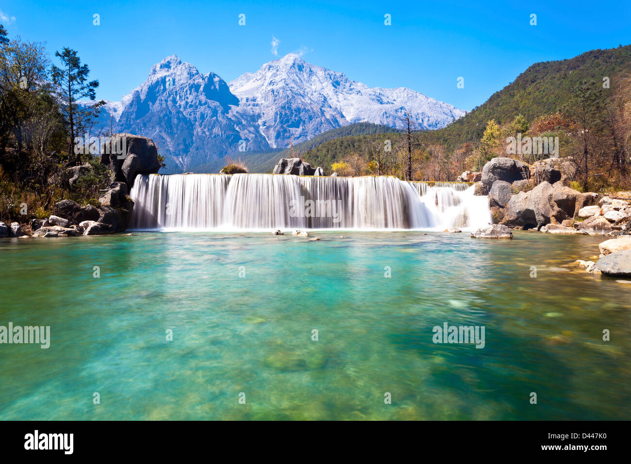 Blue Moon Valley paysage de montagnes de Lijiang, Chine. Banque D'Images