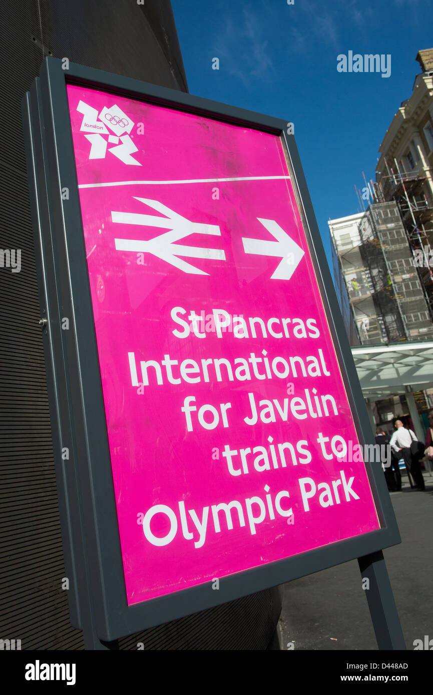 Affiche à l'extérieur de la gare St Pancras International pendant les Jeux olympiques de 2012 à Londres, en Angleterre. Banque D'Images