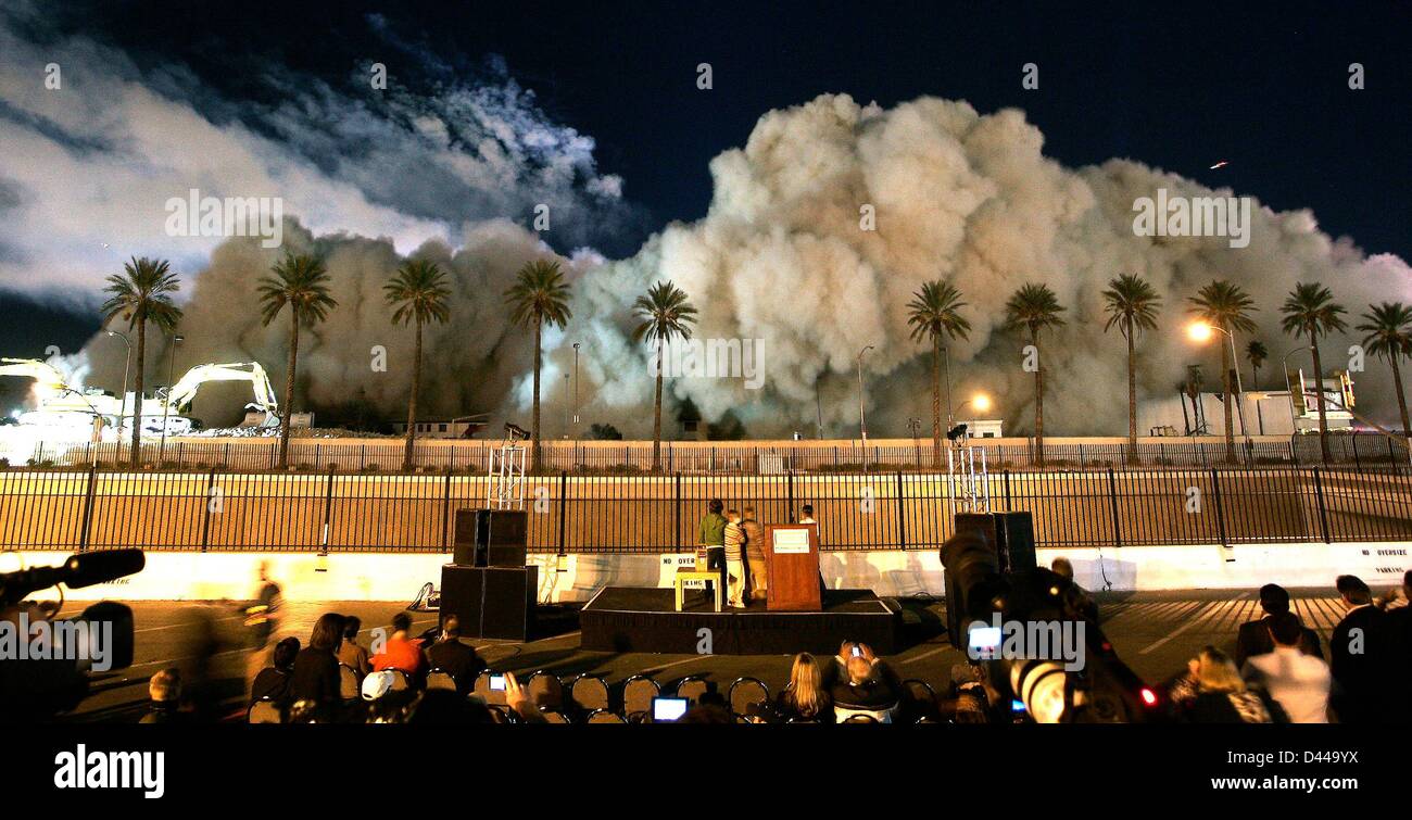 Mars 2013. Las Vegas au Nevada. USA. L'hôtel Stardust vient s'abattre d'être implosé sur le Strip de Las Vegas retour sur Mars 13,2007..Aujourd'hui, c'est annoncer que Boyd Gaming, la société Las Vegas que le démarrage et l'arrêt de la construction d'un resort il appelé Échelon, sur le Strip de Las Vegas, vend le 87 acres à Genting Group, une entreprise multinationale malaisienne considérée comme une industrie de jeu en Asie centrale..Genting prévoit de construire un 3 500 chambres avec une 175 000 pieds carrés dans la région de casino ce que l'entreprise est ÌÕfirst phaseÌÒ l'appelant d'un bien soit nommé Resort World Las Vega Banque D'Images