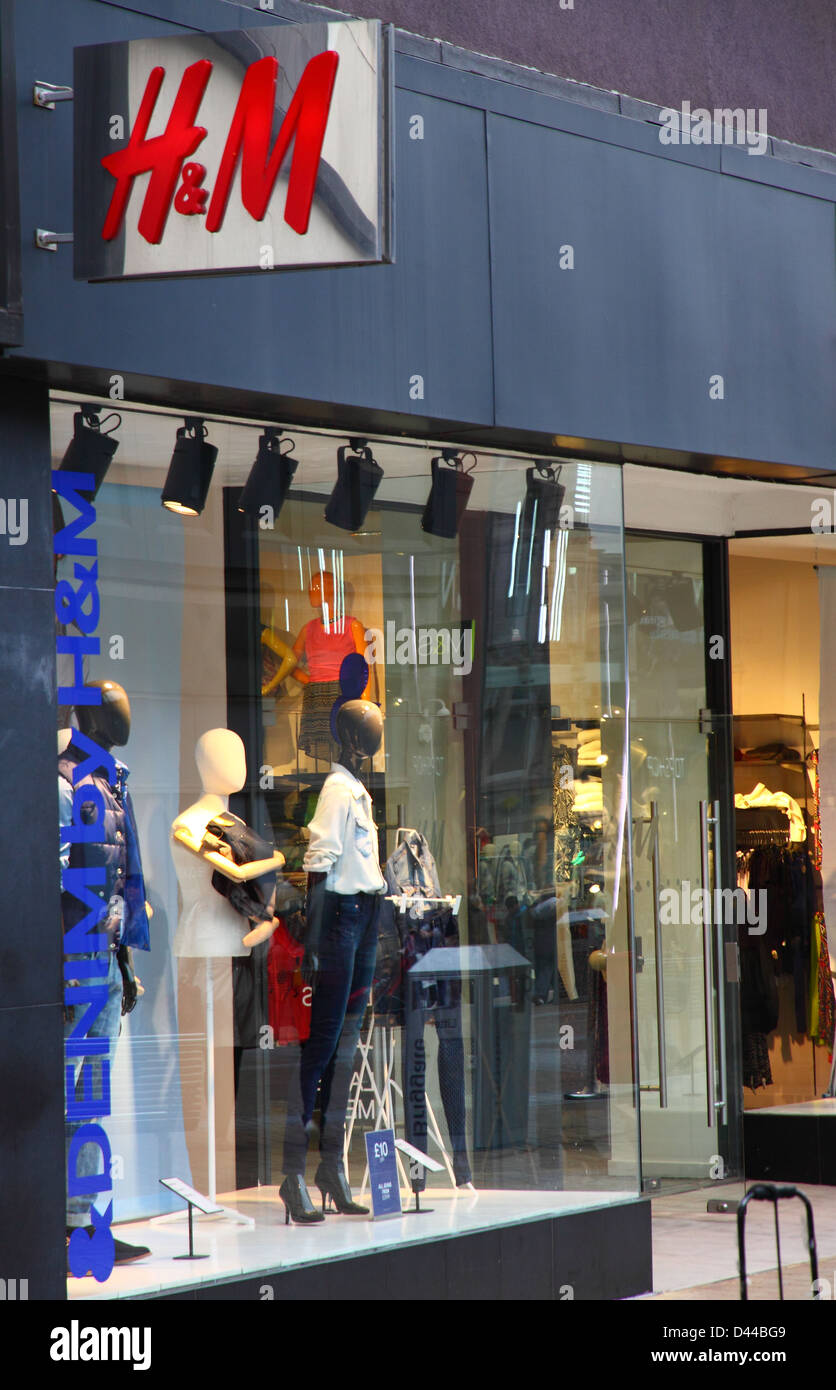 H & M boutique dans le centre-ville de Leeds, Yorkshire Banque D'Images