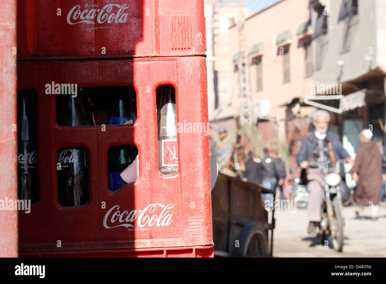 Caisses de Coca Cola à Marrakech Banque D'Images