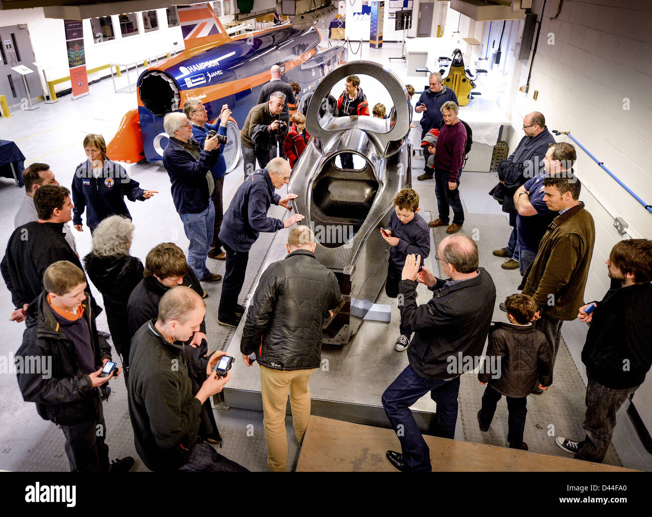 Le bain à remous pour la tentative de record super sonic voiture SSC Bloodhound est effectué à l'usine d'URT à Bognor, West Sussex. Banque D'Images