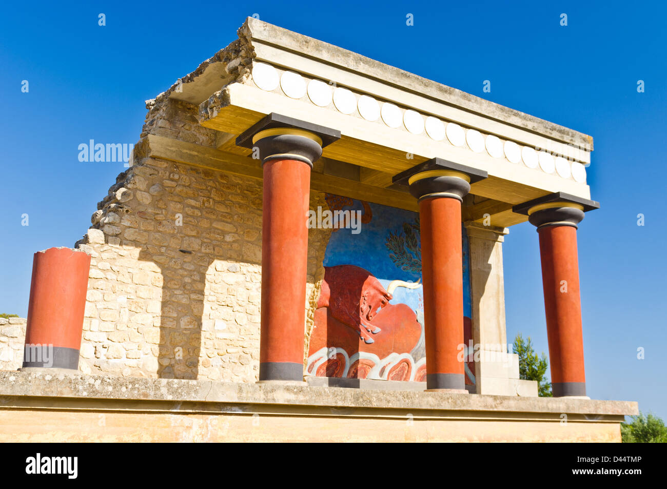 Entrée nord du palais de Knossos avec bull fresco Banque D'Images
