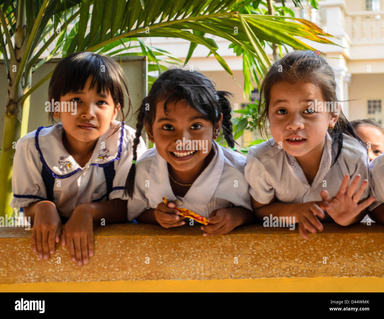 De jeunes étudiants dans une école de Phnom Penh Banque D'Images