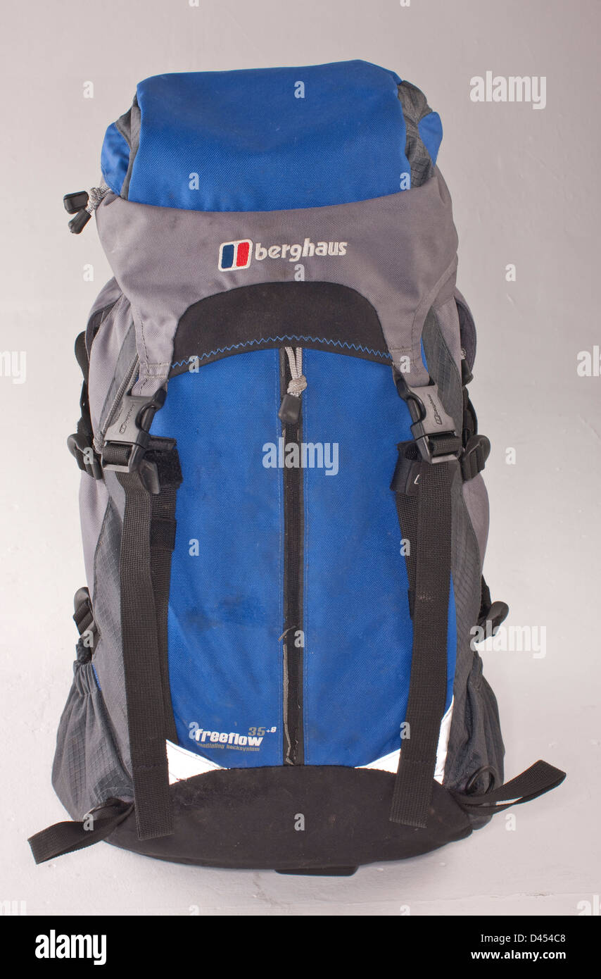 Sac à dos bleu et gris avec le tour de l'appui Banque D'Images Sac à dos bleu et gris avec le tour de l'appui Banque D'Images