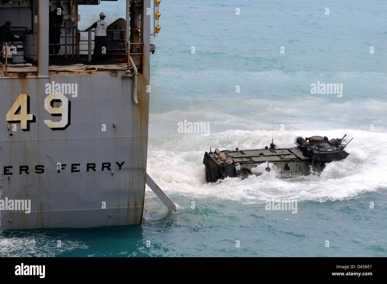 Les feuilles du véhicule amphibie USS Harpers Ferry. Banque D'Images