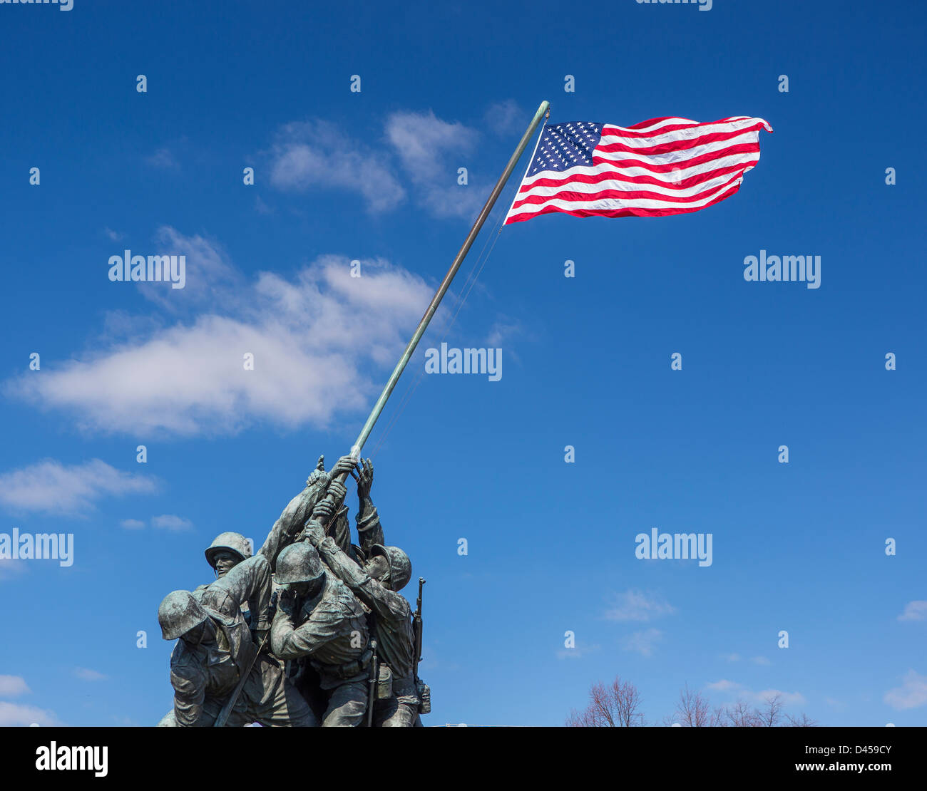 ARLINGTON, VIRGINIA, USA - Iwo Jima U.S. Marine Corps War Memorial À Rosslyn, une cérémonie militaire à la statue. Banque D'Images