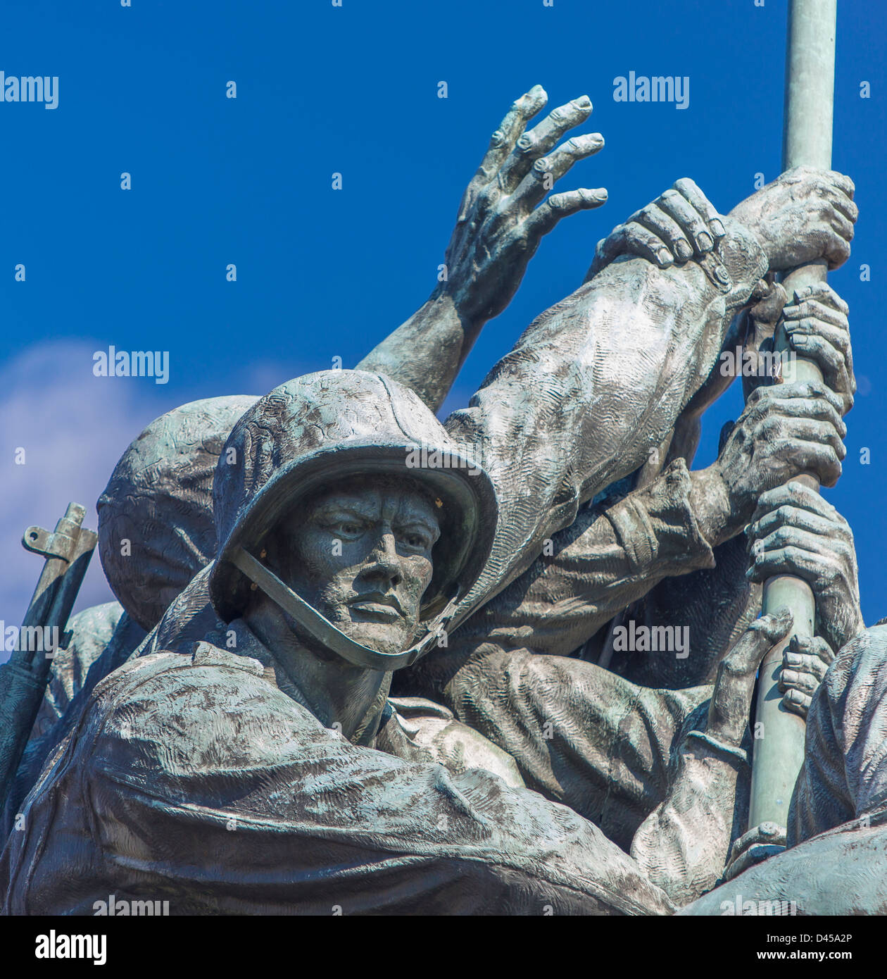 ARLINGTON, VIRGINIA, USA - Iwo Jima U.S. Marine Corps War Memorial À Rosslyn, une cérémonie militaire à la statue. Banque D'Images