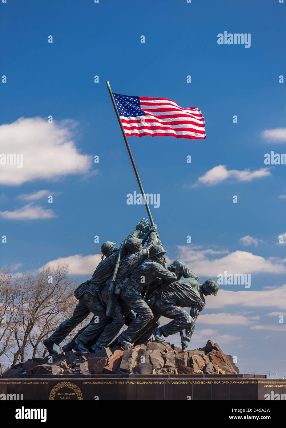 ARLINGTON, VIRGINIA, USA - Iwo Jima U.S. Marine Corps War Memorial À Rosslyn, une cérémonie militaire à la statue. Banque D'Images
