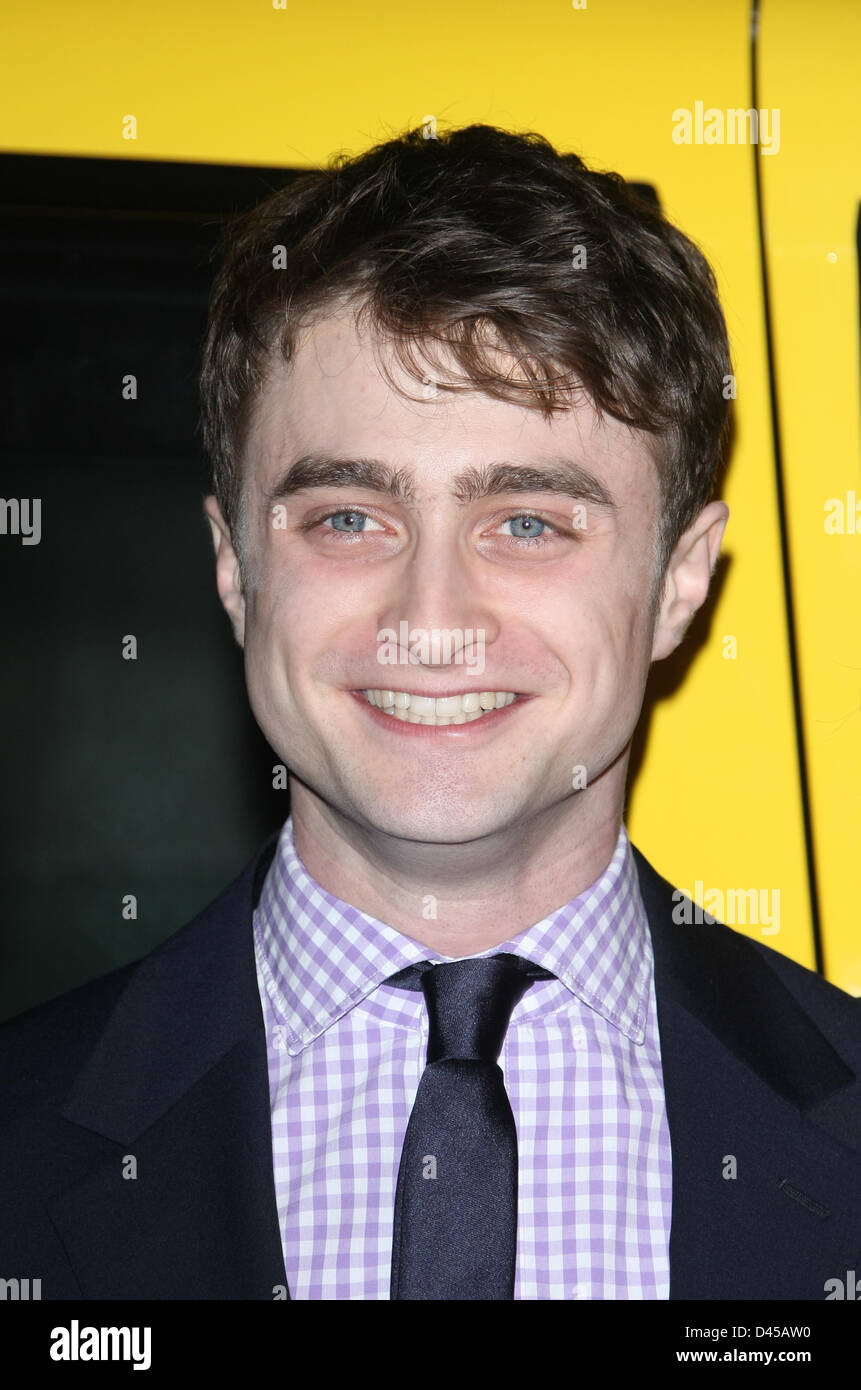 DANIEL RADCLIFFE SE BRANCHER À LA VENTE DE CHARITÉ ANNUELLE DU UNDERGLOBE LONDON UK 05 Mars 2013 Banque D'Images