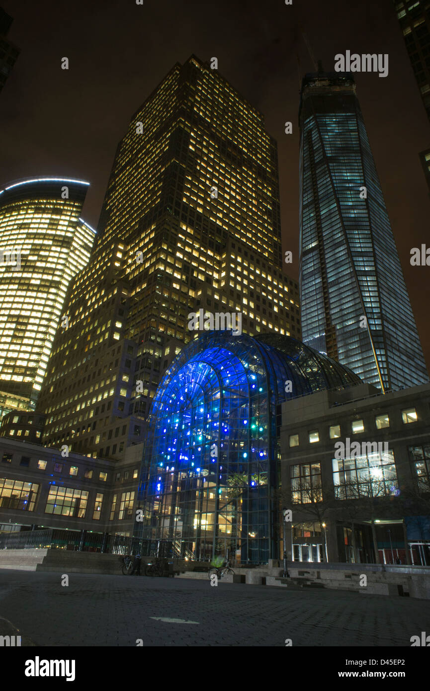 Jardin d'hiver de Brookfield Place (anciennement le World Financial Center) dans le bas Manhattan art installation Banque D'Images
