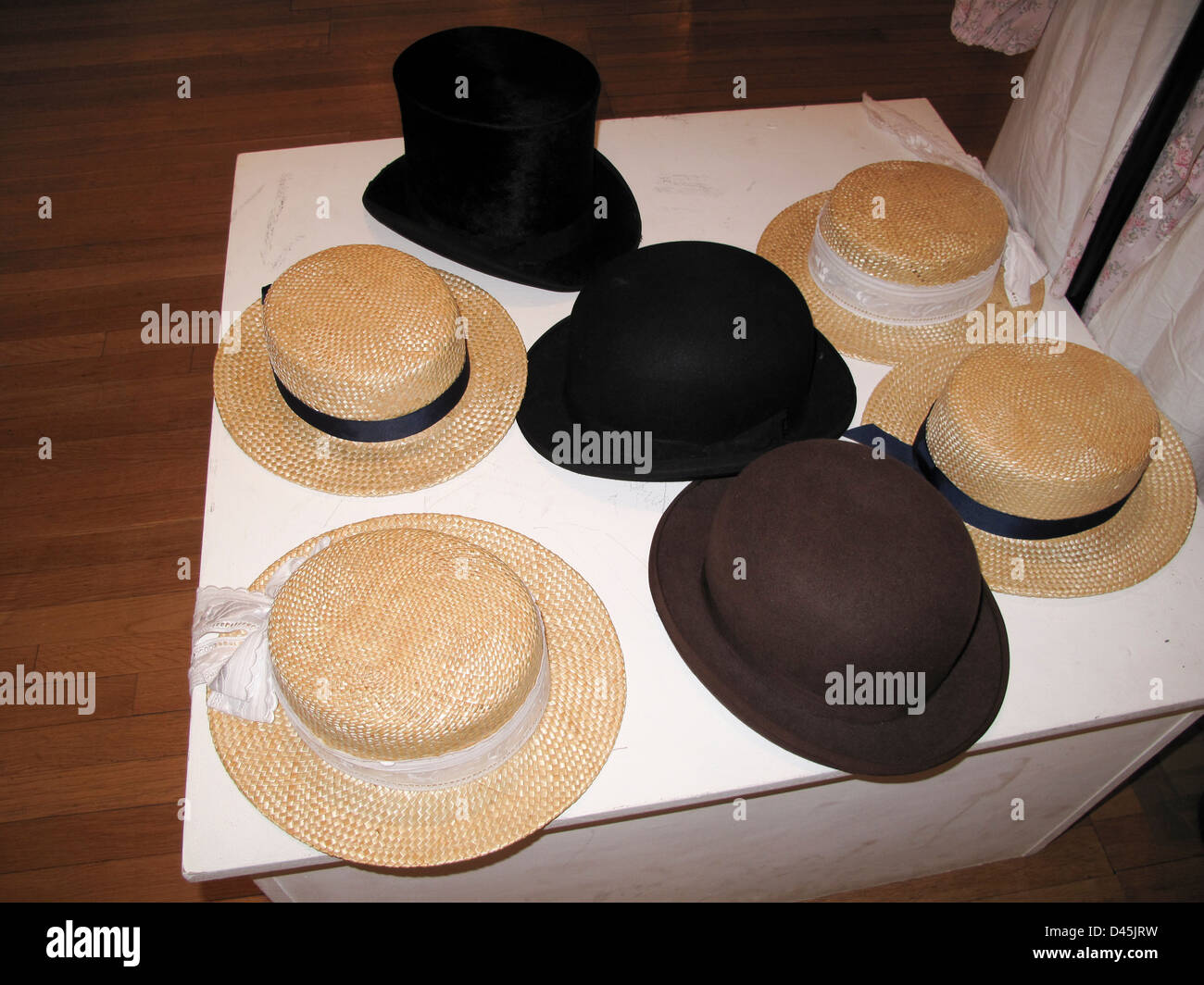 Victorian hats Banque de photographies et d'images à haute résolution -  Alamy