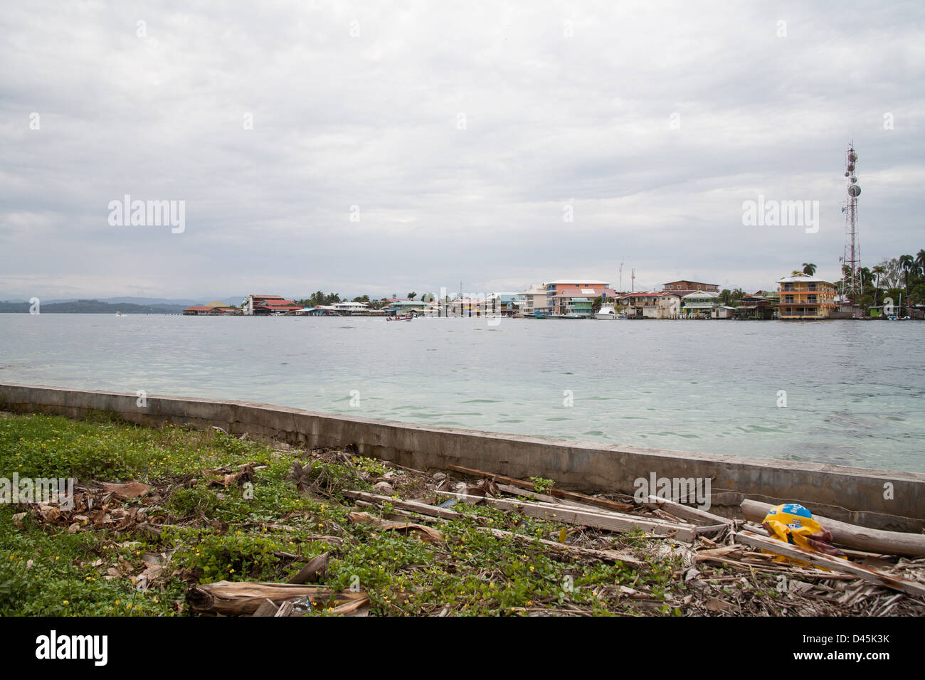 Vue d'une ville de Bocas del Toro de Isla Carenero. Banque D'Images