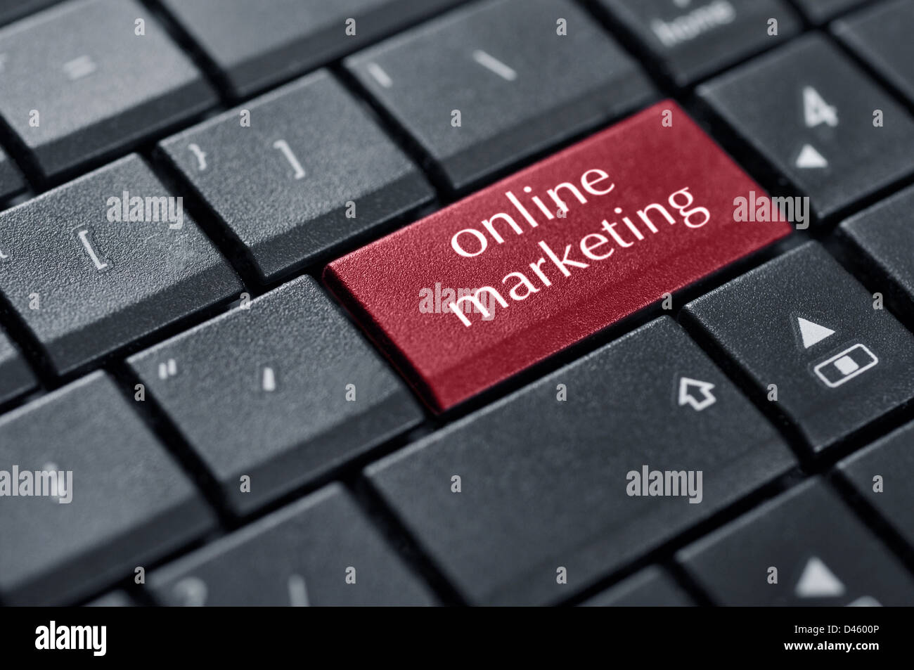 Internet marketing en ligne ou des concepts de commercialisation, avec un message sur la touche Entrée du clavier. Banque D'Images