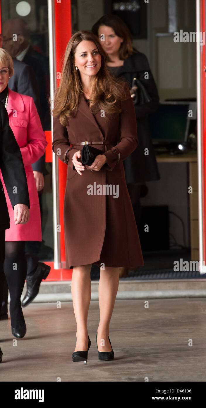 Catherine de la Grande-Bretagne, la duchesse de Cambridge Lane Station incendie pics de visites dans la région de Grimsby, Royaume-Uni Banque D'Images