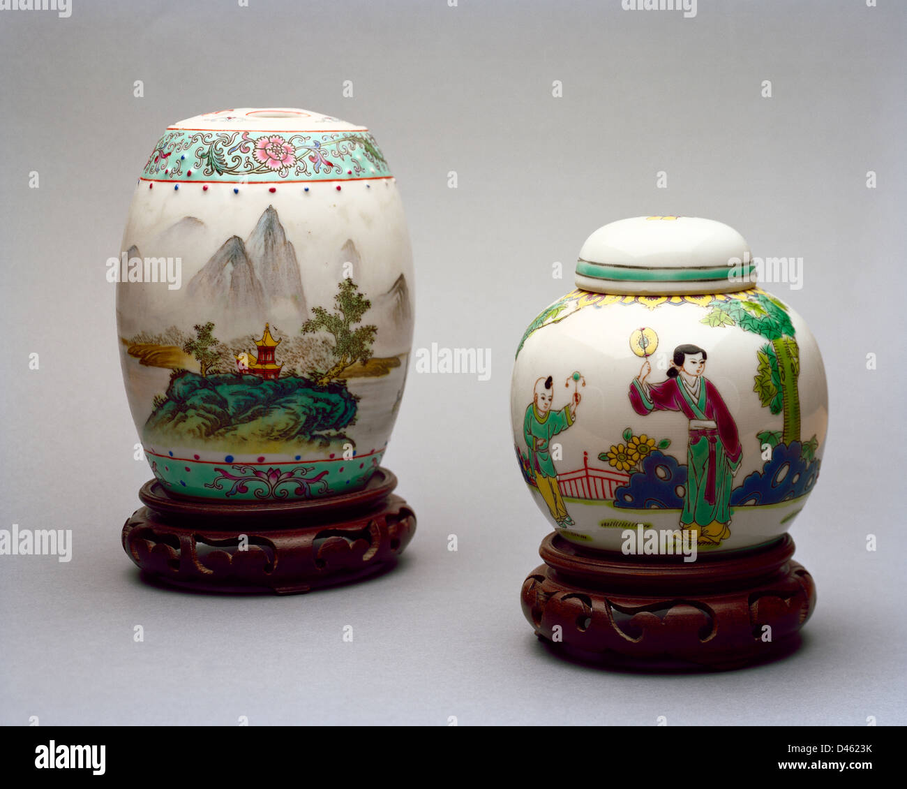 Deux pots de gingembre en porcelaine Chinoise Banque D'Images