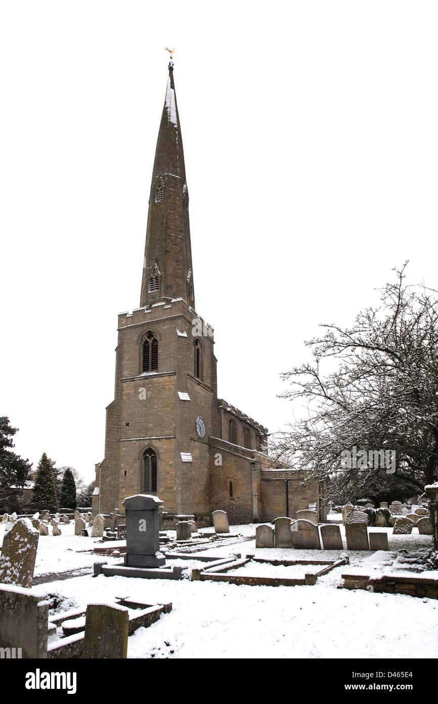 Hiver neige St Benedicts église paroissiale Glinton Comté de Cambridgeshire England UK village Banque D'Images