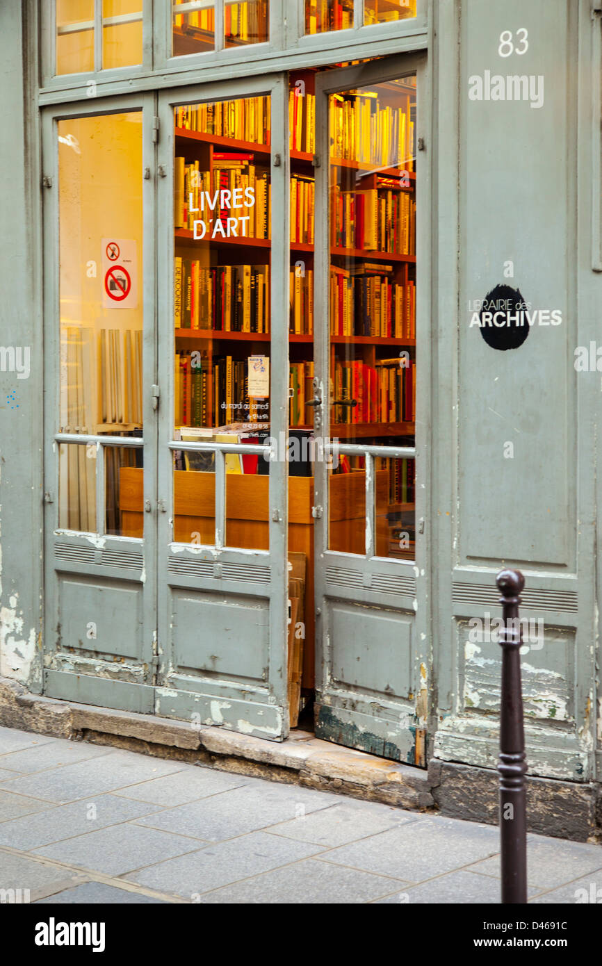 Librairie du vieux monde dans les quartier du Marais de Paris France Banque D'Images