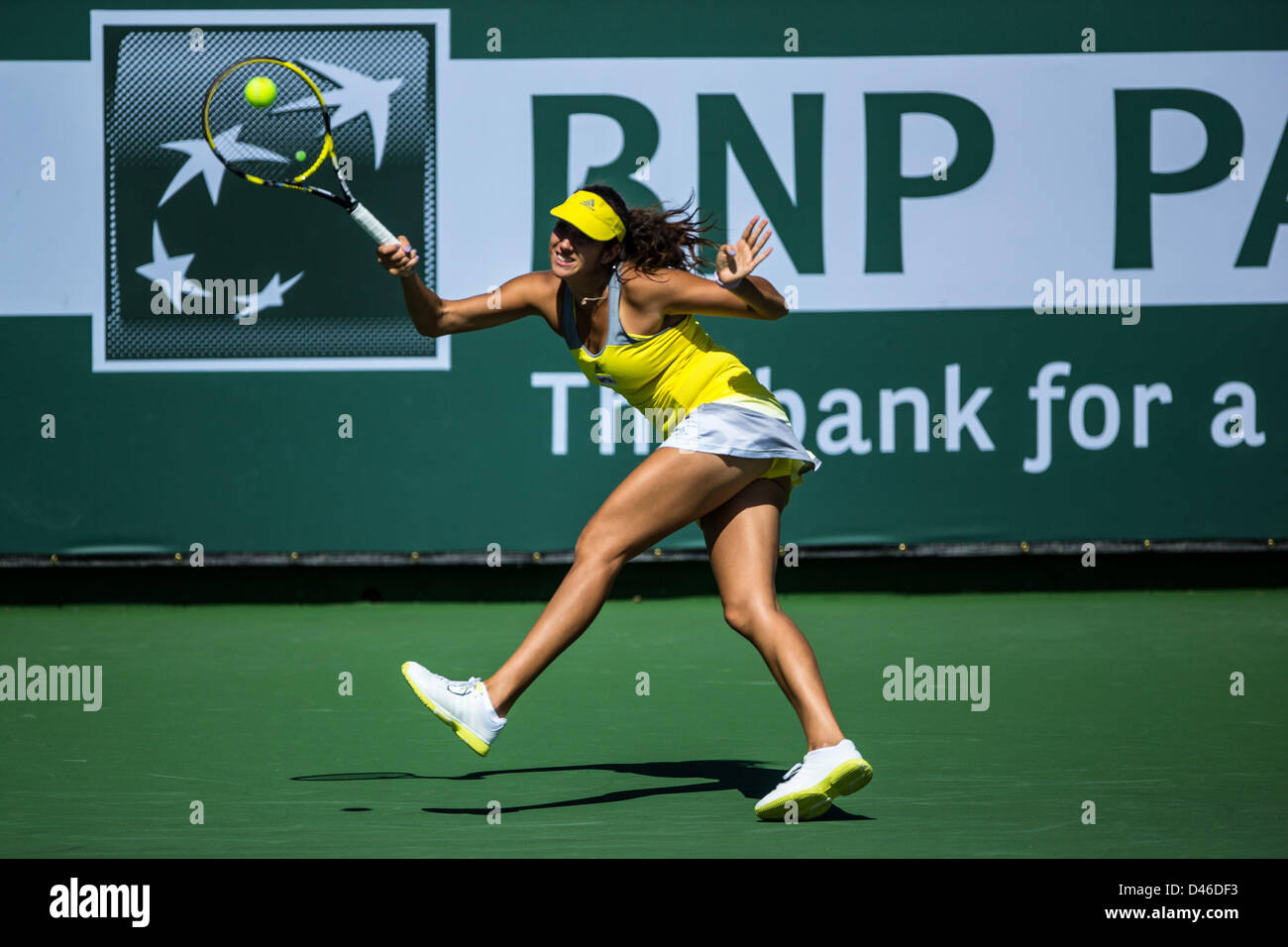 04.03.2013. Indian Wells, en Californie, USA. Nastassja Burnett (ITA) jouer contre Coco Vandeweghe (USA) au cours de la 1ère série de tours de qualification au BNP Paribas Open tenu à l'Indian Wells Tennis Garden à Indian Wells, CA. Banque D'Images
