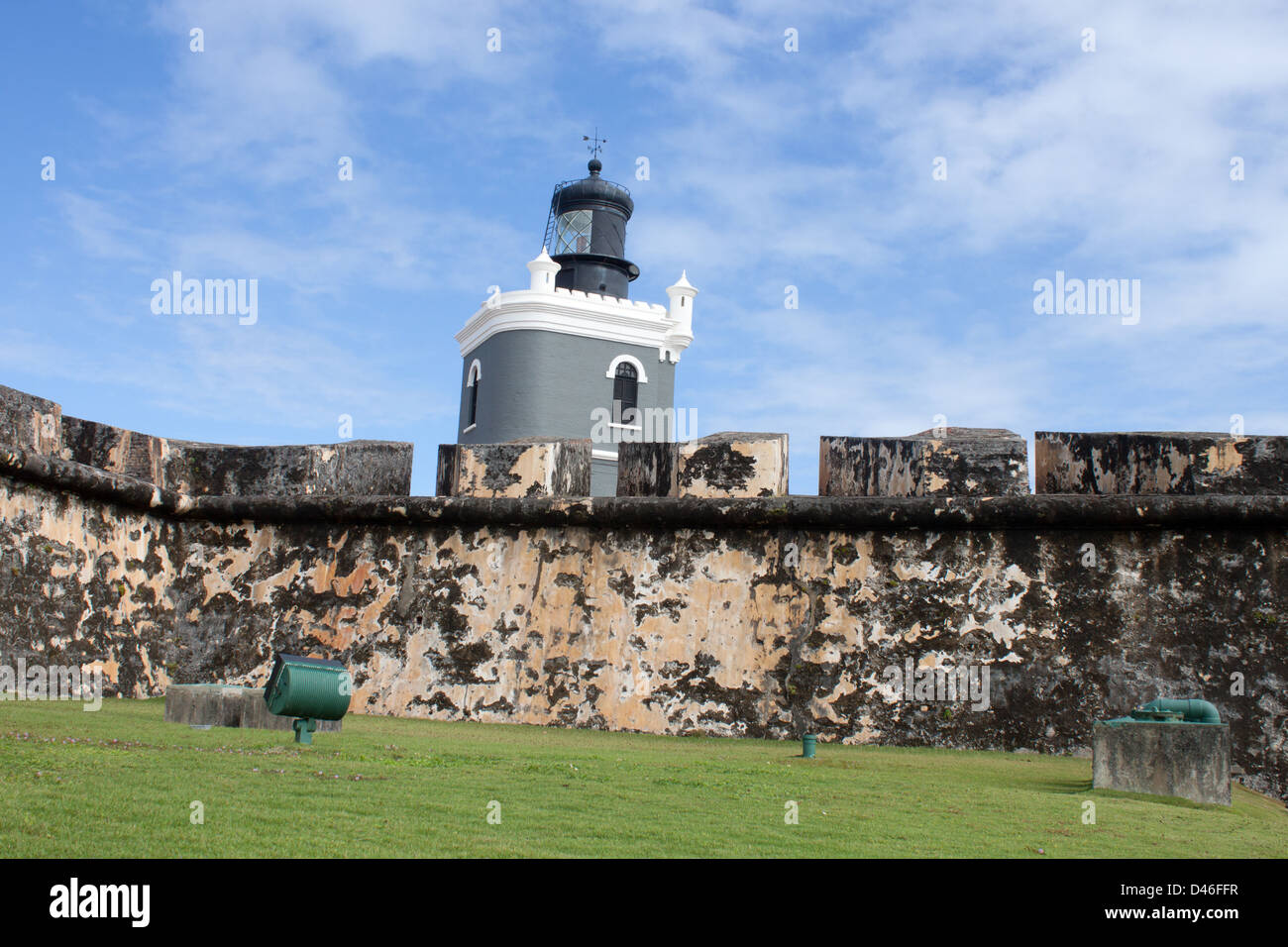 Balustrade de Castillio El Morro et El Morro Lighthouse Banque D'Images