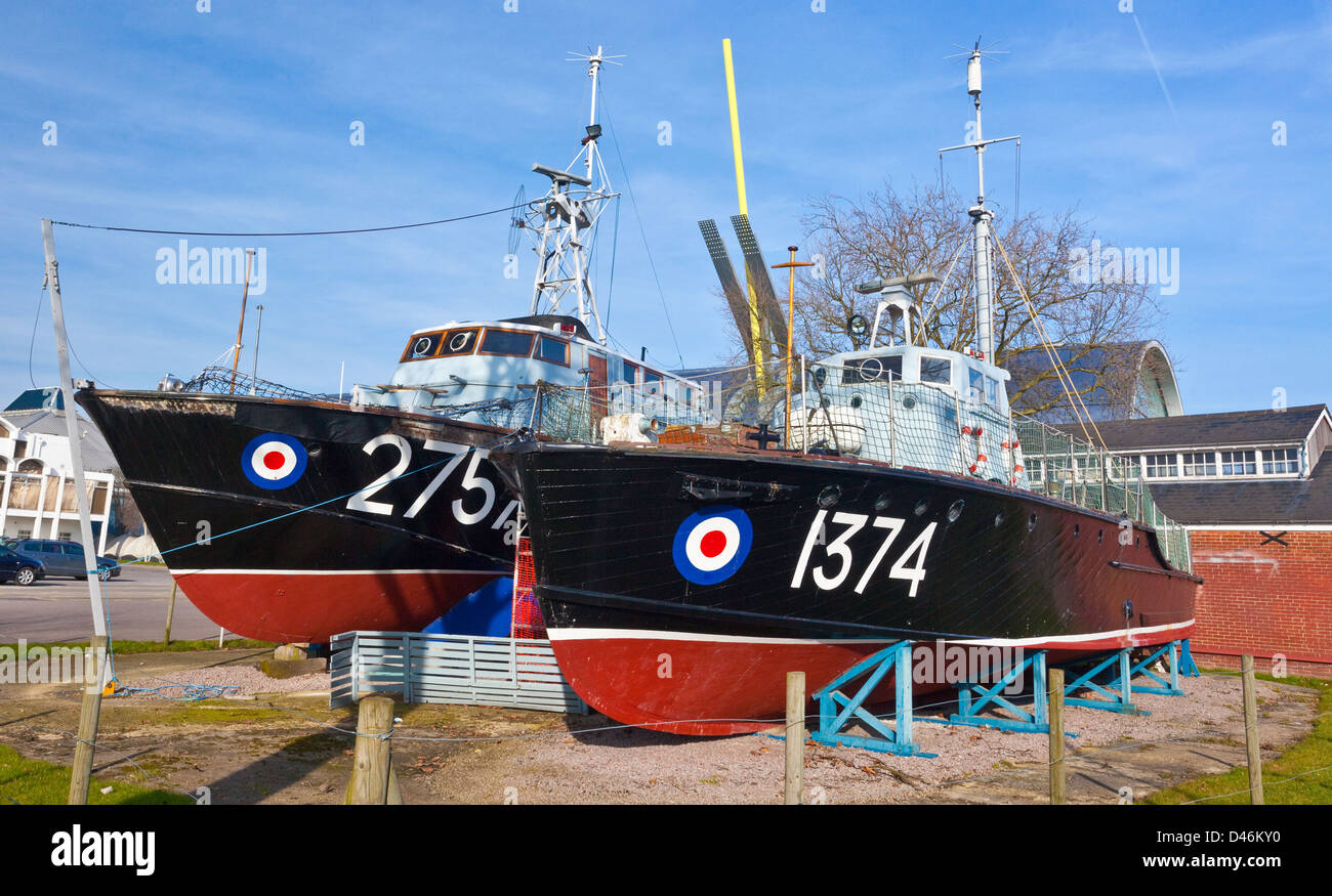 Vosper R.T.L. à côté de Pinnace Mk I, Royal Air Force Museum (RAF), Londres, Angleterre, Royaume-Uni. Banque D'Images