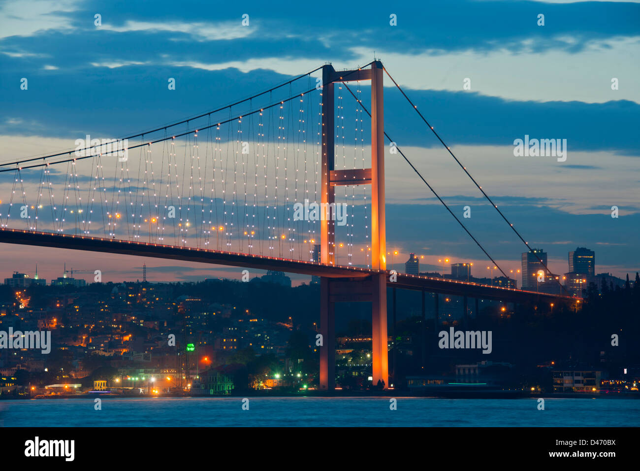 La Turquie, Istanbul, Blick auf die erste Beylerbey von Bosporus-Brücke Banque D'Images