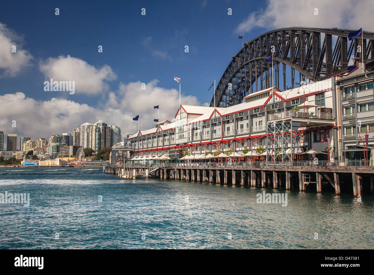 Walsh Bay à Sydney avec le Luna Park à l'arrière-plan Banque D'Images