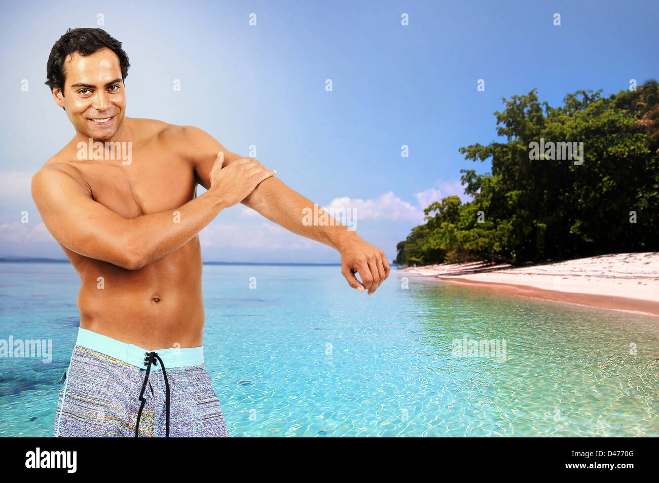 Belle homme en short de bain Banque de photographies et d’images à