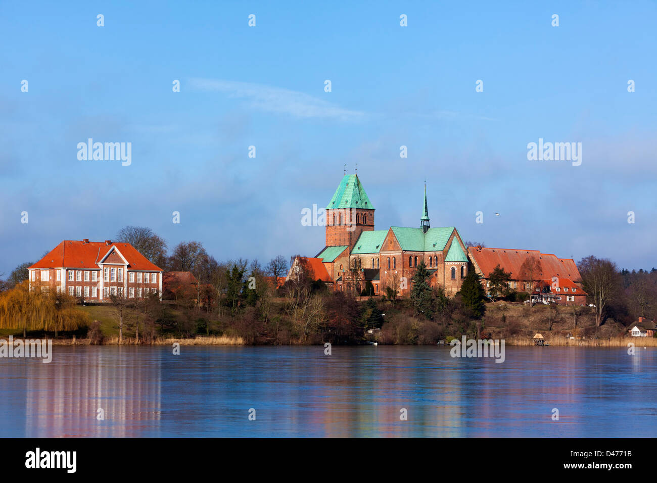 Cathédrale et Musée à Ratzeburg sur le lac Domsee Banque D'Images