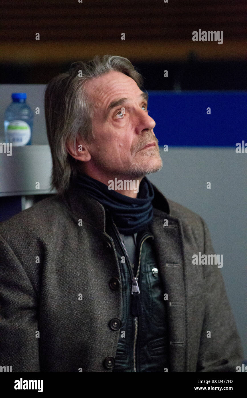 Oscar du meilleur acteur et producteur exécutif et le narrateur du documentaire "Trashed" M. Jeremy Irons Banque D'Images