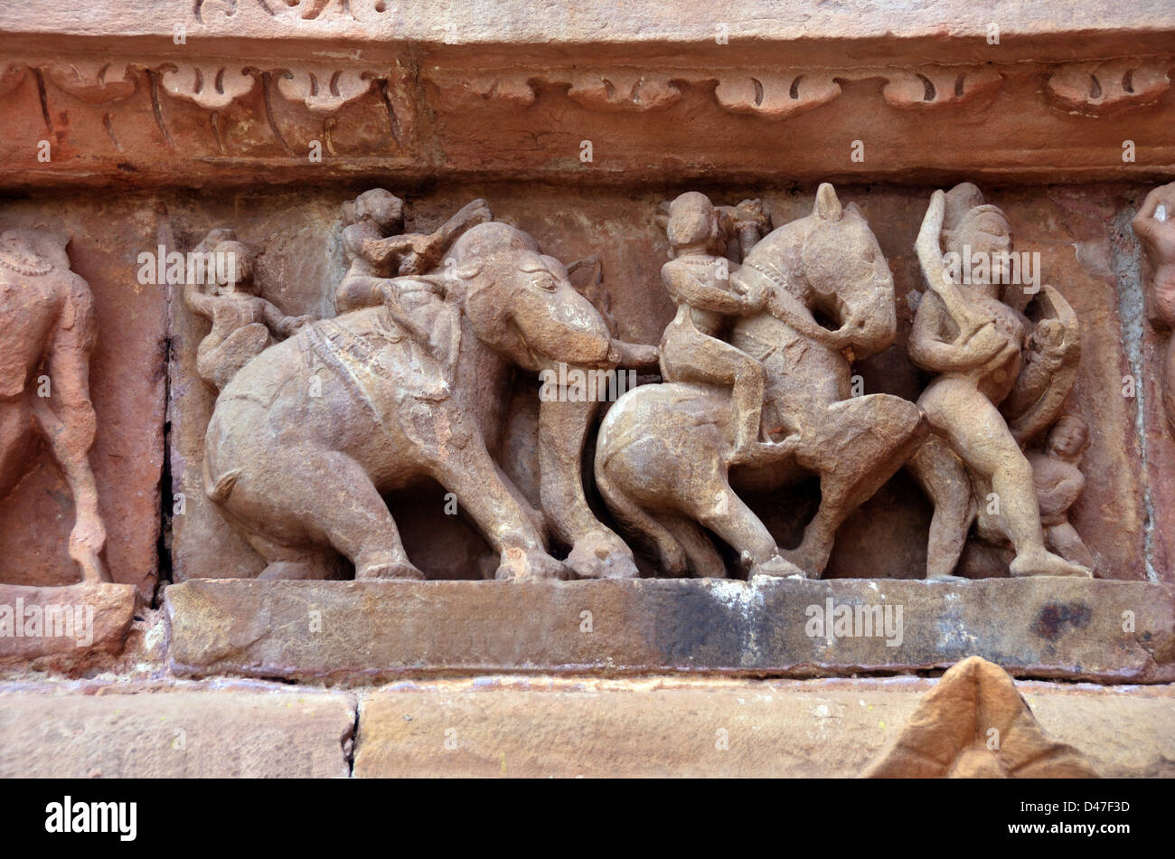 Décoration sur le mur du Temple Lakshmana, AD 930-950 Khajuraho Banque D'Images