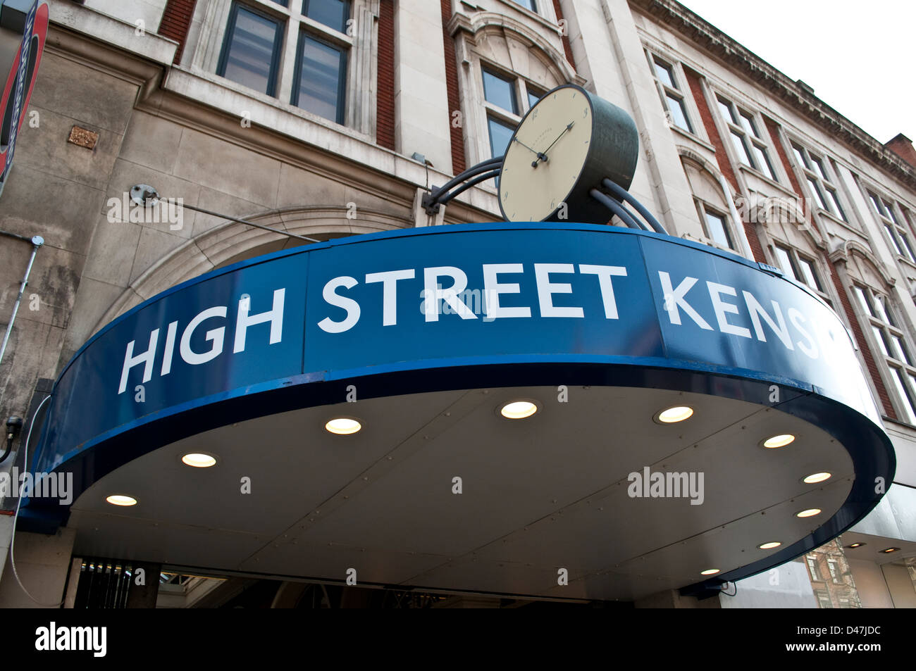 La station de métro High Street Kensington, London, UK Banque D'Images