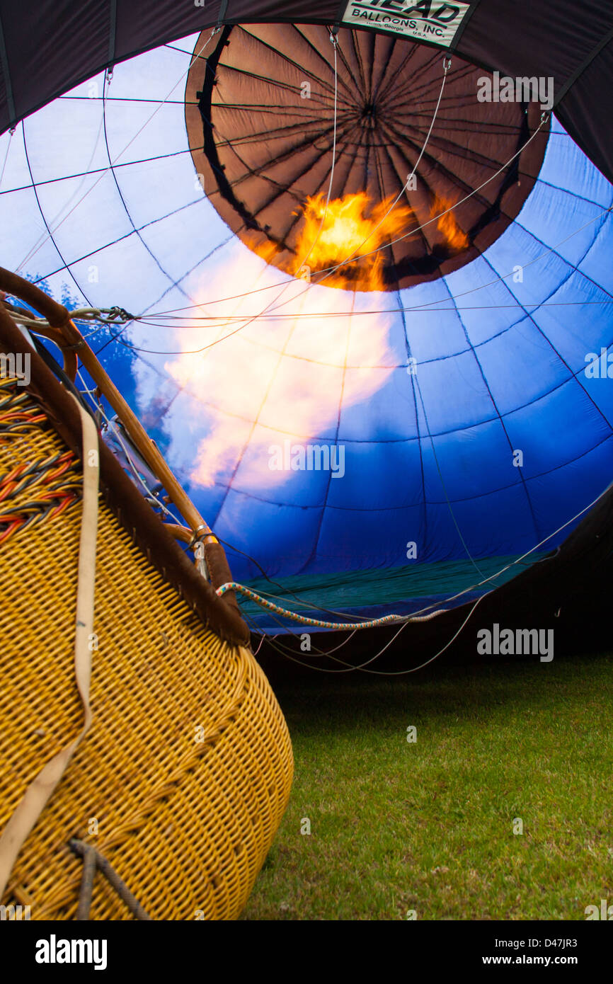 Hot Air Balloon Se préparer Banque D'Images