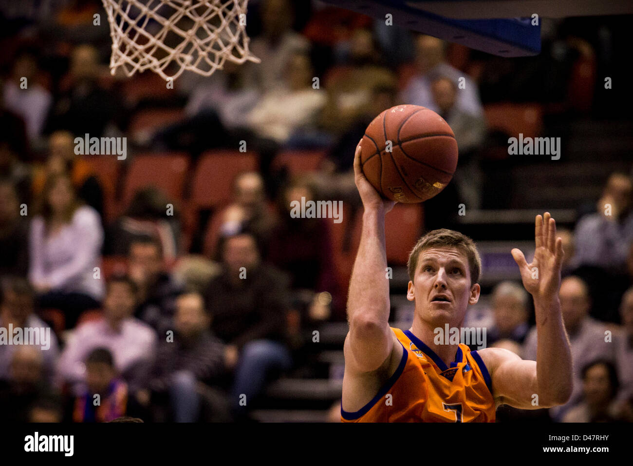 06.03.203 Valence, Espagne. Justin Doellman de Valence met en place un panier de prises lors de l'Eurobasket Quarts de finale entre Valence Panier et centres de Kazan La Fonteta Stadium. Banque D'Images