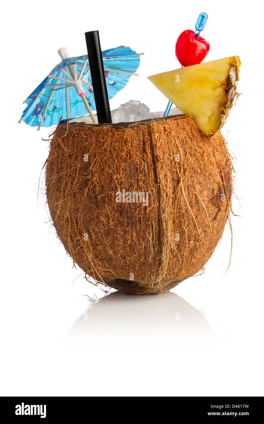 Noix de coco Cocktail in front of white background Banque D'Images
