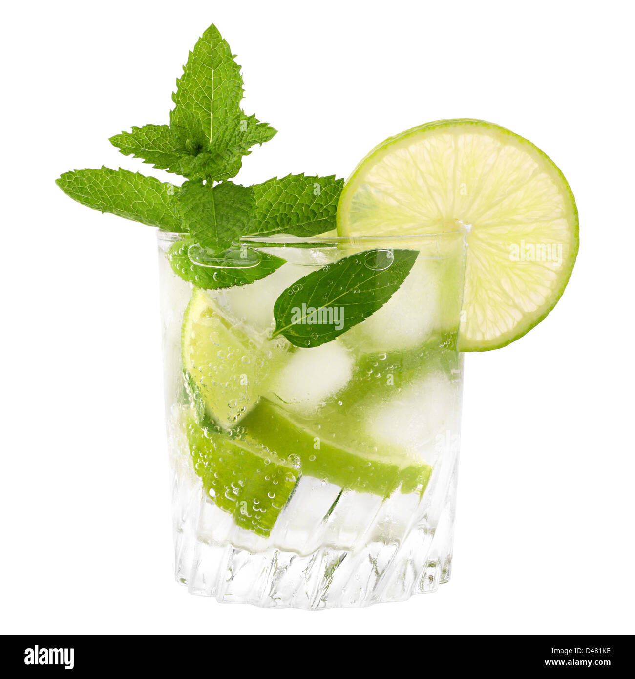 Mojito cocktail sur fond blanc Banque D'Images