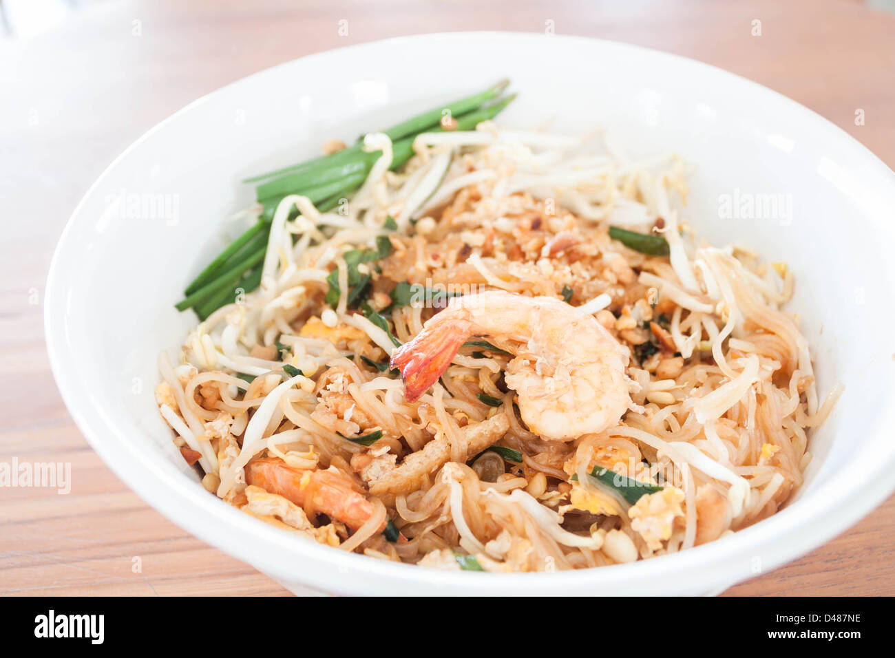Style thaï nouilles sautés aux crevettes Banque D'Images